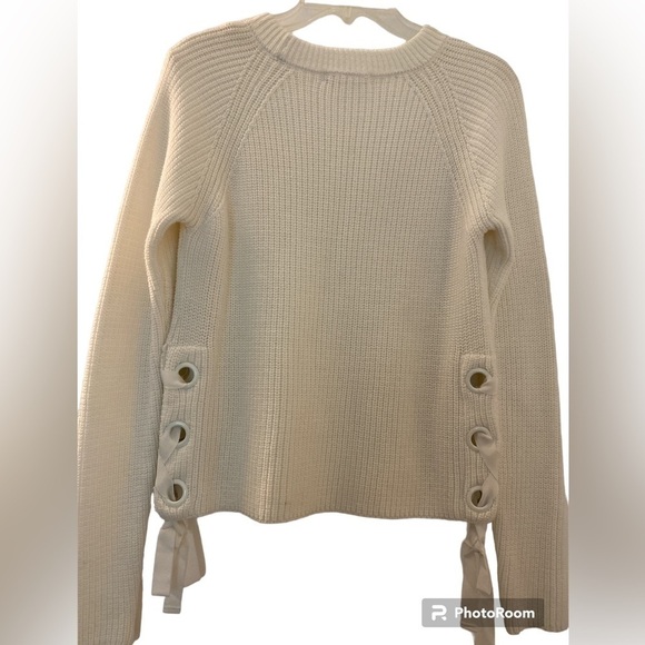 Willow and Clay winter white cable sweater, size M. Cute detailing w/ grommets. - Picture 3 of 5